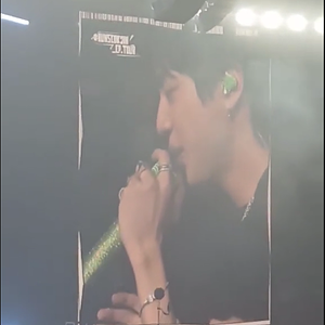 Full Moon Fan Video at Jin's Concert In London D2!